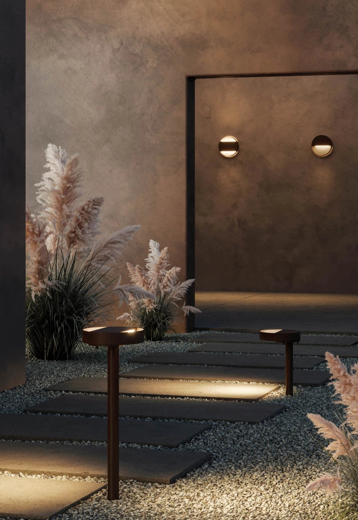 Clos Lampada LED da Esterno a Doppia Base 30cm in Corten Testurizzato IP65 IK08 con Tecnologia Switch per Giardini e Percorsi Pedonali Outdoor