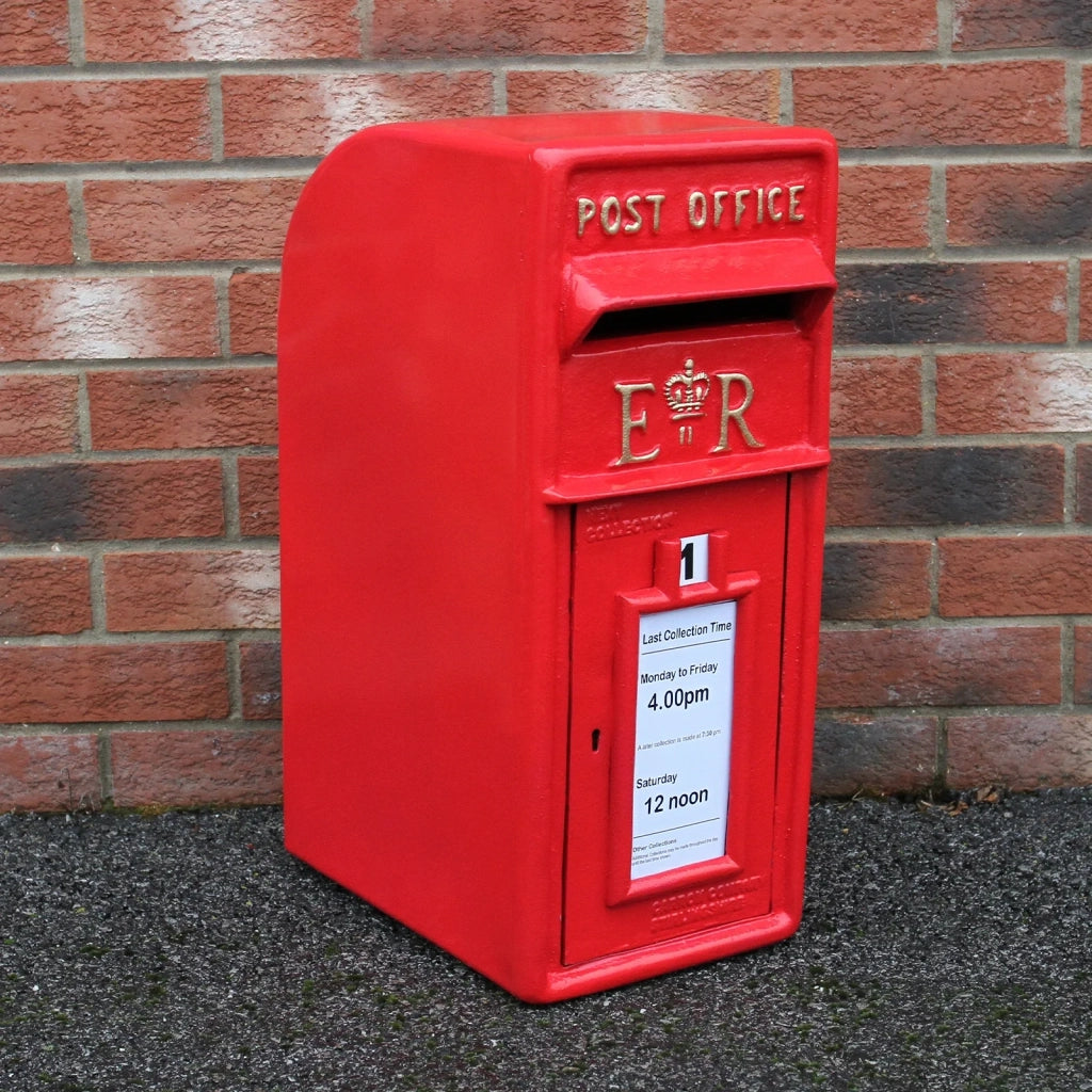 Cassetta Postale Royal Mail con Piedistallo in Ferro da Esterno