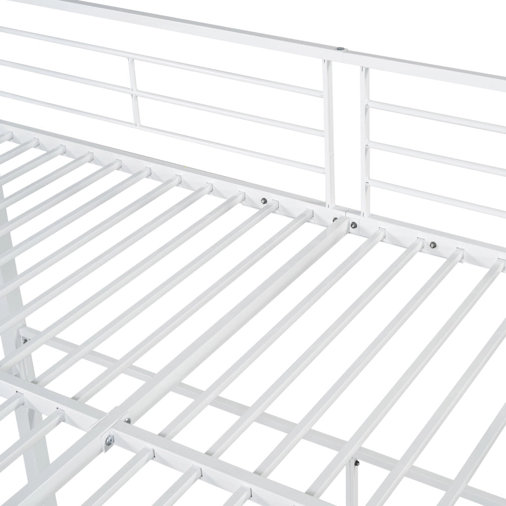 Letto a castello bianco con scala di sicurezza funzione contenitiva in metallo 140x200 cm