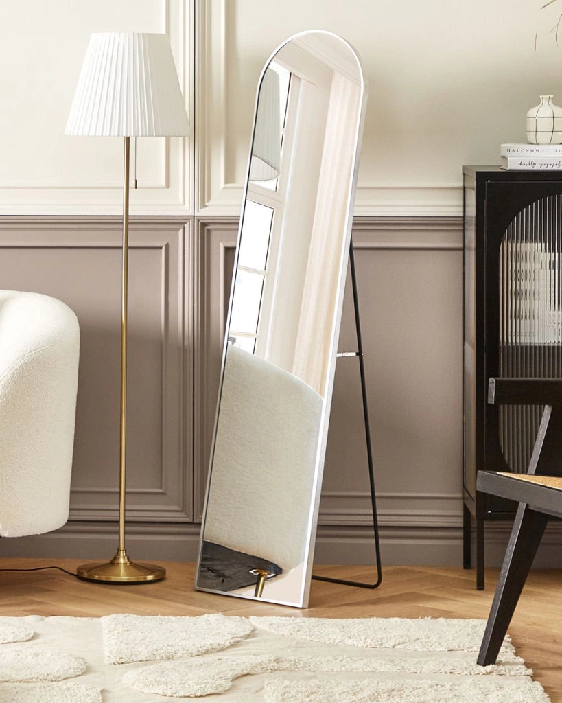 Specchio da terra ovale con telaio in metallo e supporto design moderno con cornice
