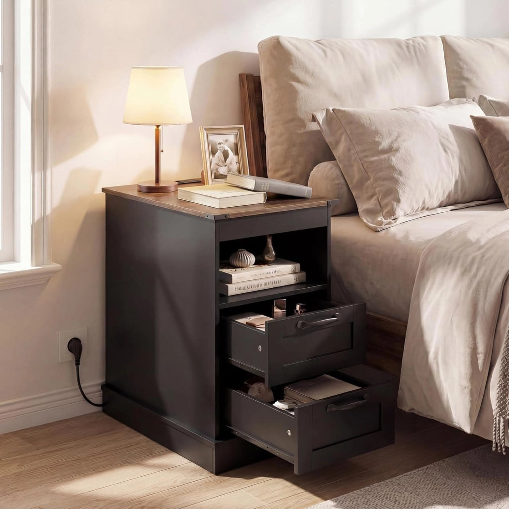 Tavolino con Cassetti e Stazione di Ricarica, Comodino con Mensola Aperta, 2 Cassetti, 2 Prese AC, Porta USB e Porta Type-C, Tavolino da Divano e Letto per Salotto e Camera da Letto (Nero)