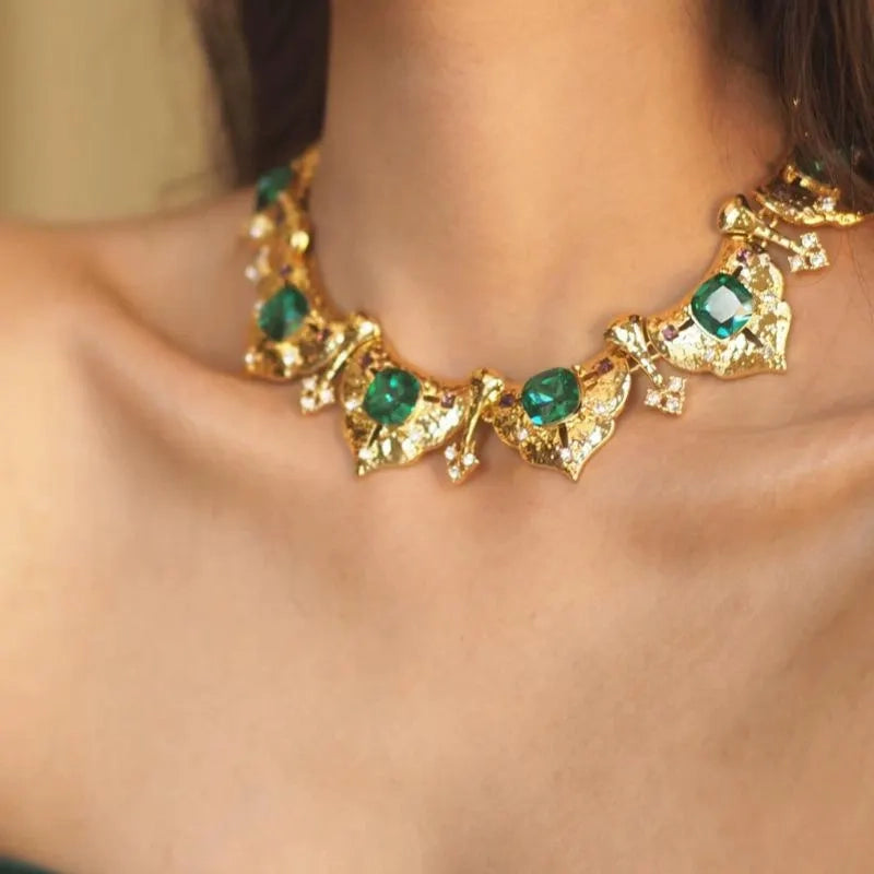 Collana vintage fatta a mano con diamanti e cristalli verdi, regalo di Natale o compleanno.