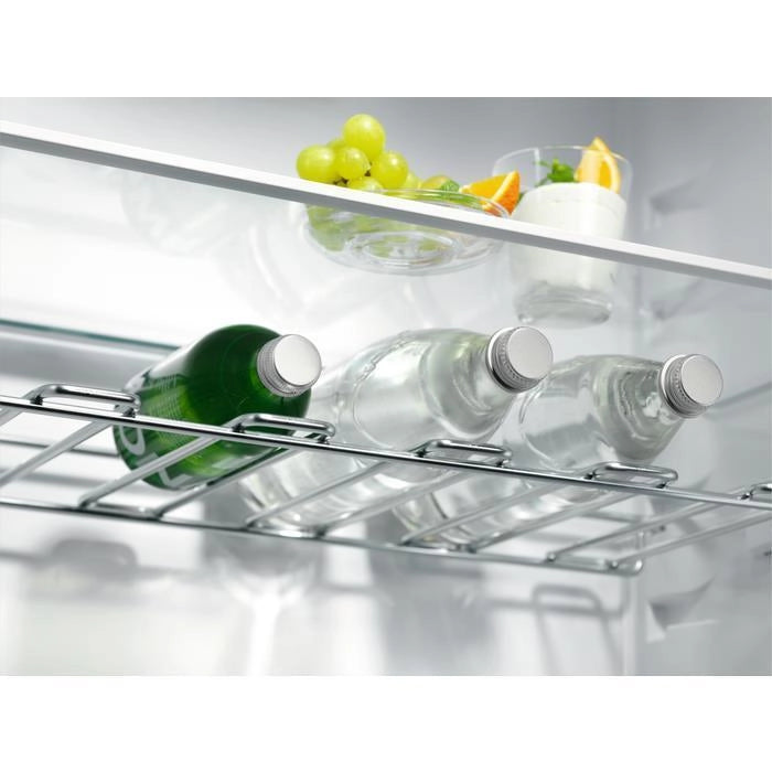 Electrolux ENG7TE18S frigorifero con congelatore Da incasso 256 L E Bianco