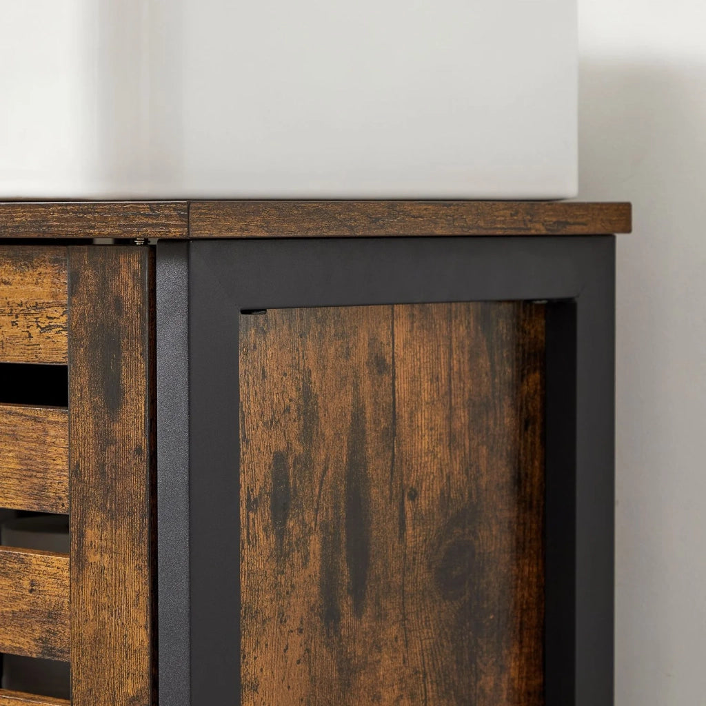 Mobiletto/armadietto portaoggetti per il bagno 60 x 30 x 60 cm con struttura in acciaio ante a persiana ripiano regolabile stile industriale marrone rustico e nero 12_0006529