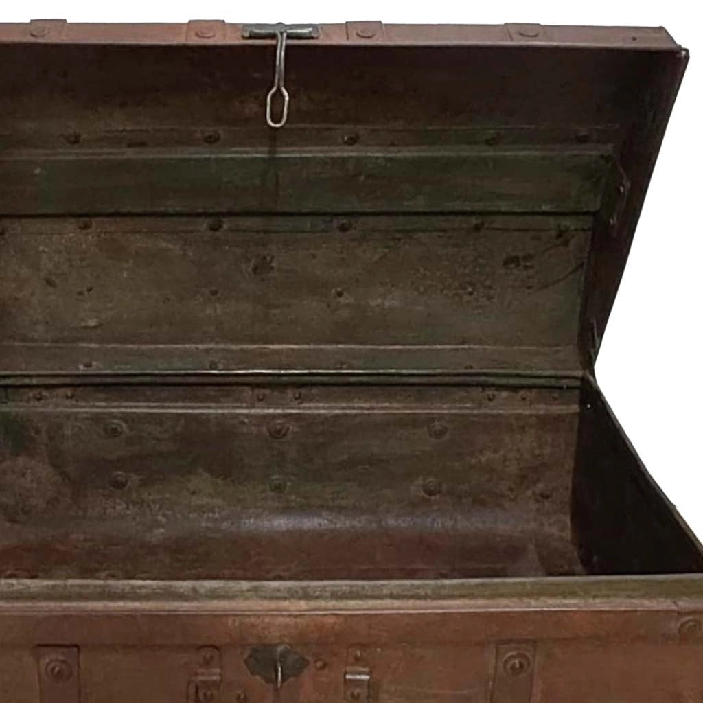 Valigia artigianale in metallo, 67x37x25h cm
