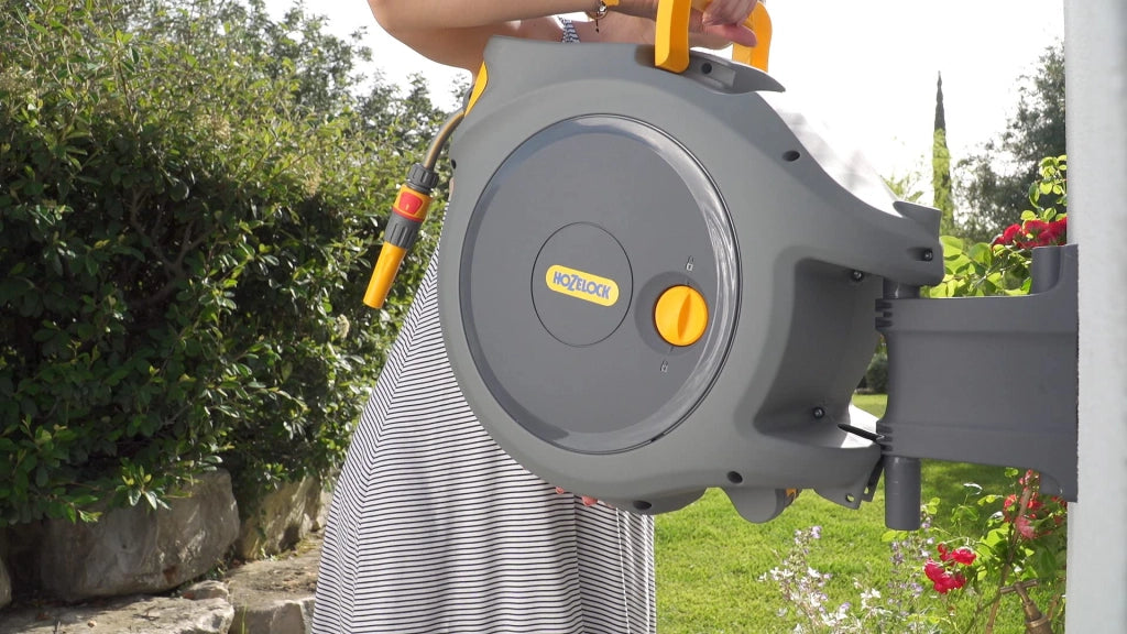AVVOLGITUBO A MURO 'AUTO REEL' mt. 40 - c/ tubo Premium  - HOZELOCK
