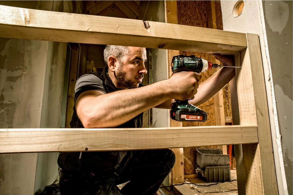 Metabo 602325840 BS 18 LT BL Trapano avvitatore a batteria brushless 18 V con luce di lavoro e metaBOX 145 colore Nero 1,5