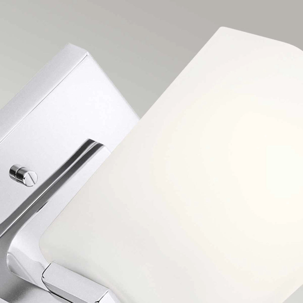 Applique bagno Roehm cromo, vetro opale, G9 3W Kichler