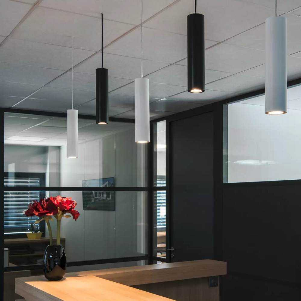 Lampada a sospensione optonica led con corpo in alluminio bianco cavo 105 cm *** dimensioni 55x300 millimetri, confez...