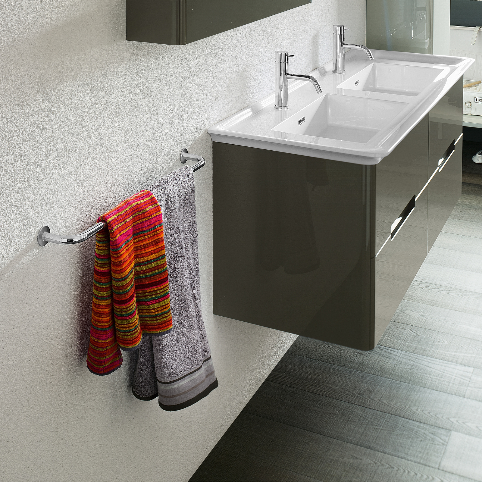 Inda - Set accessori bagno a muro One cromo lucido (porta asciugamani 35cm)