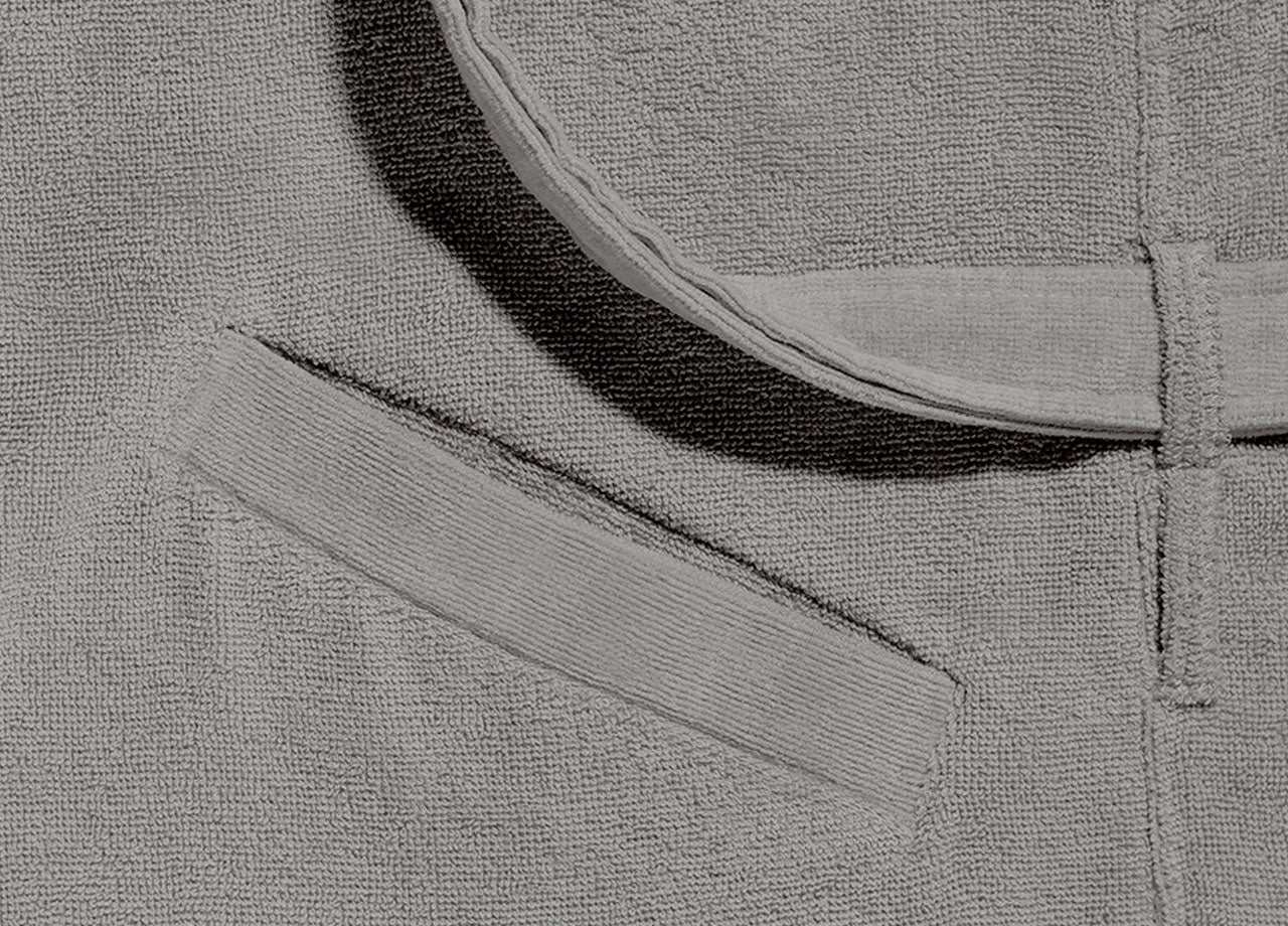 Accappatoio Con Cappuccio E Tasche In Spugna Mod. Joy Tinta Unita Carbonio - M-L - Carbonio