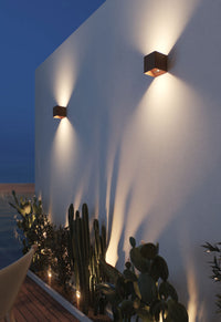 Beneito Faure Applique Led a Batteria con Sensore di Movimento Lek Sensor - 6W, 3000K, Ricarica USB-C, IP54 - Plafoniera da parete Corten