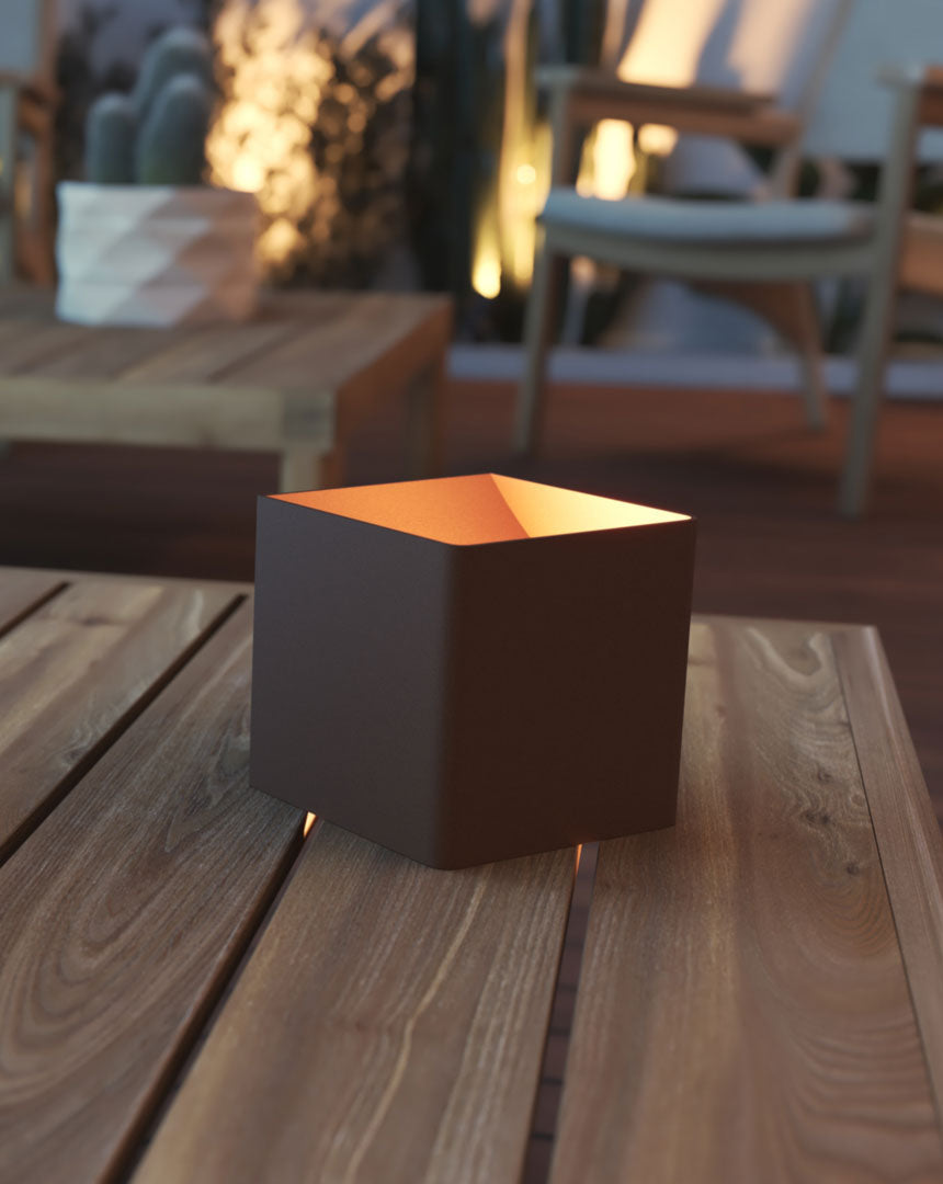 Beneito Faure Applique Led a Batteria con Sensore di Movimento Lek Sensor - 6W, 3000K, Ricarica USB-C, IP54 - Plafoniera da parete Nera