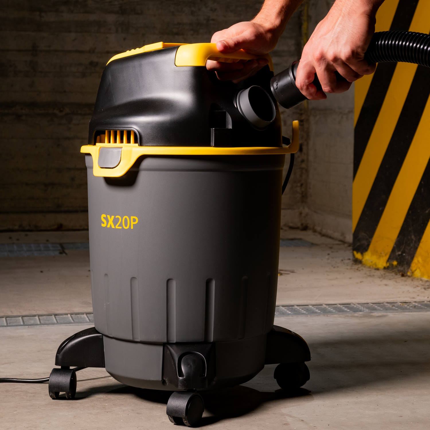 Aspiratore Solidi e Liquidi  Stanley SXVC20PE (Potenza assorbita  1200 W, CapacitÃ  fusto 20 l)