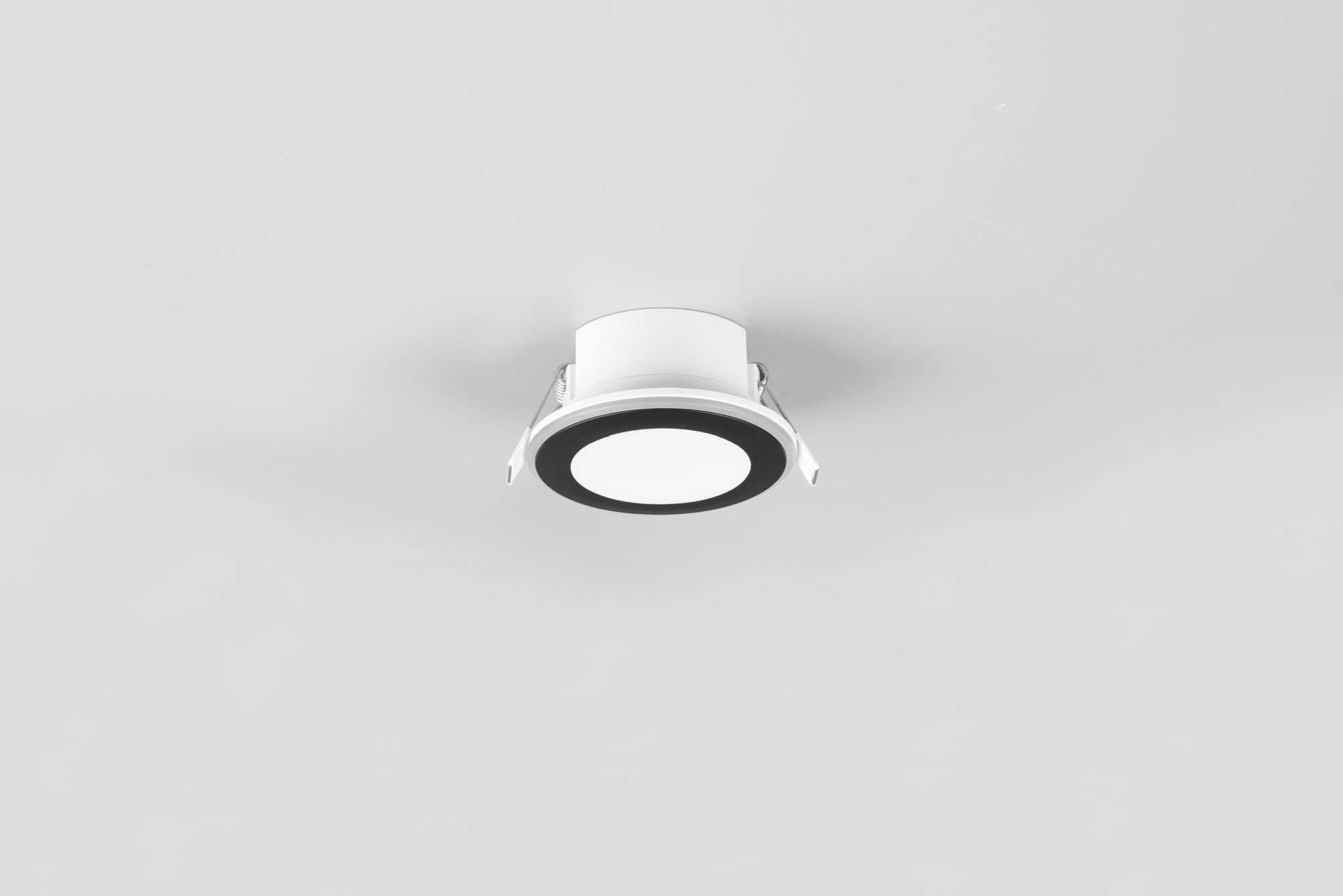 AURA FARETTO DA INCASSO PLASTICA NERA SATINATA TRIPLA ACCENSIONE INDIPENDENTE D. 8,2CM LED 5W 450lm, 3000K