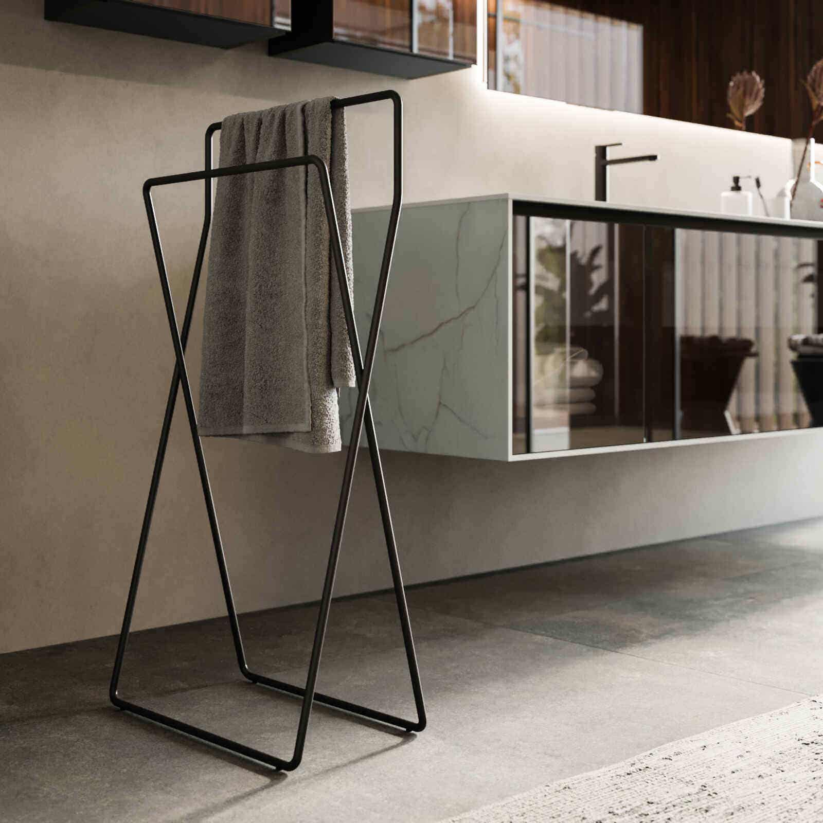 Inda - Piantana con 2 porta asciugamani in ottone nero