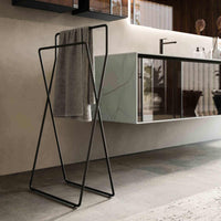 Inda - Piantana con 2 porta asciugamani in ottone nero