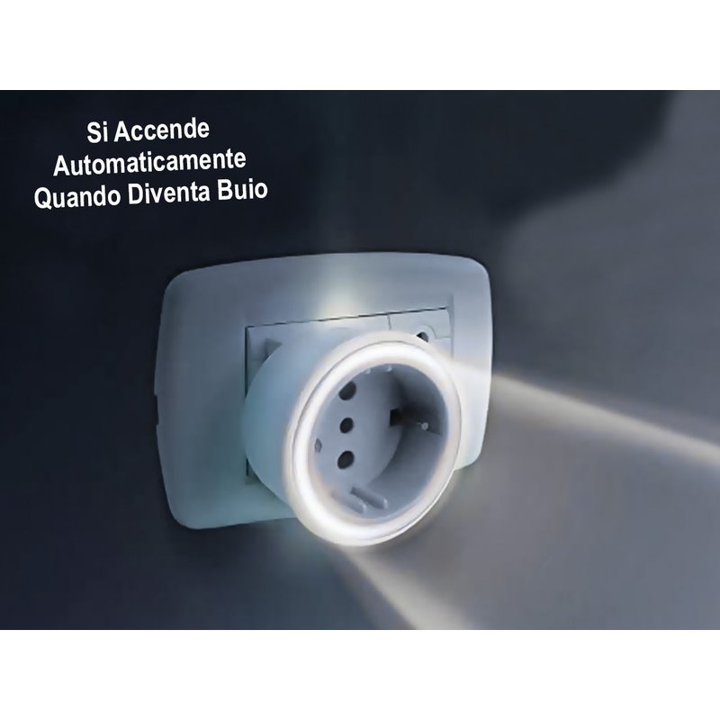 Adattatore Spina Passante Con Luce Notturna e Sensore Crepuscolare Massimo 1500W