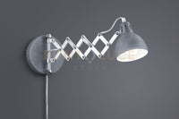 SCISSOR APPLIQUE FORBICE METALLO CROMATO DIFFUSORE METALLO EFFETTO CEMENTO L. MAX 53CM  1 LUCE ATTACCO E14