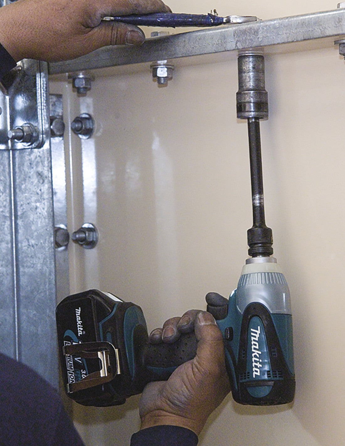 Avvitatore ad Impulsi MAKITA DTW251Z (Solo corpo)