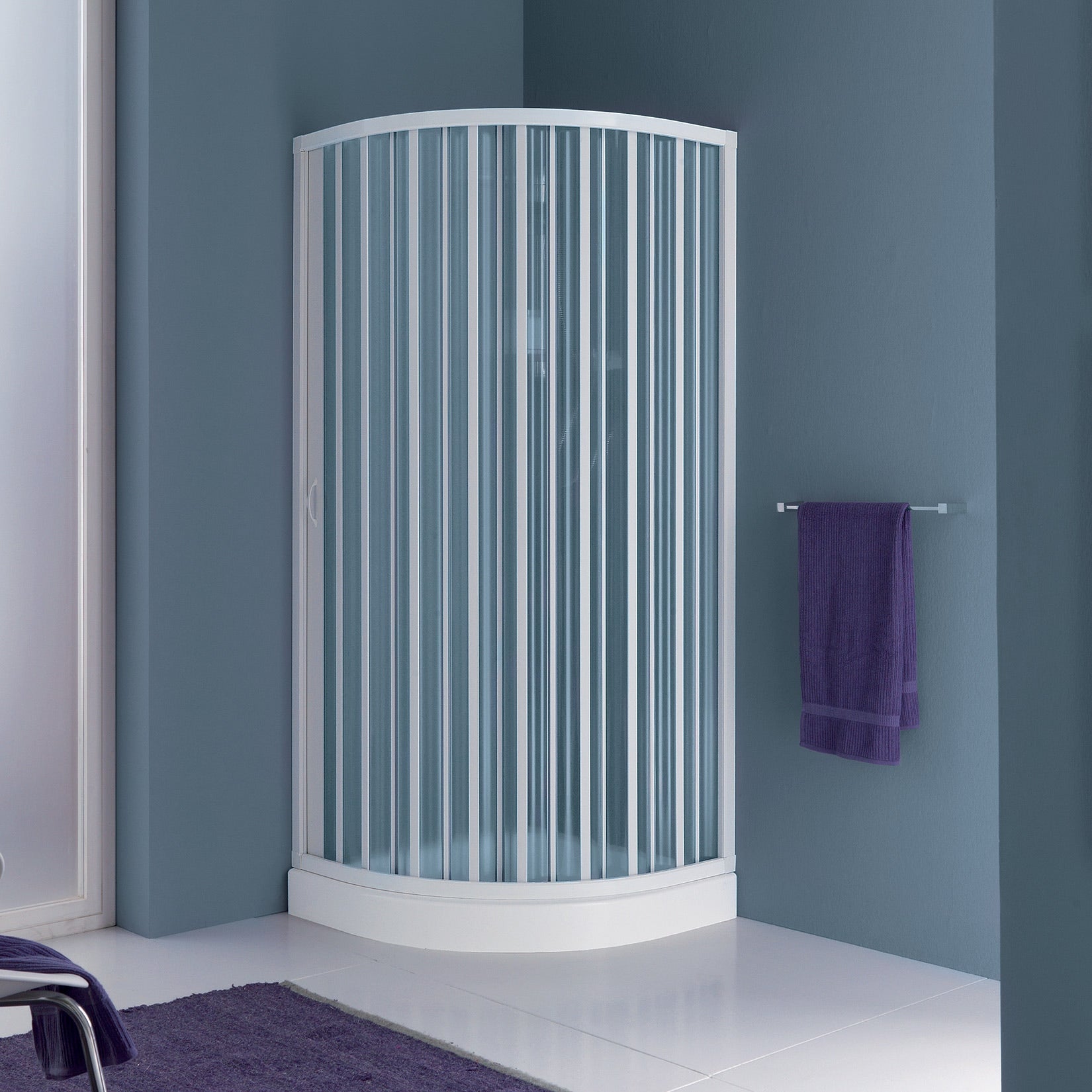 - Box doccia tondo 90x90 cm con ante ripiegabili in PVC bianco