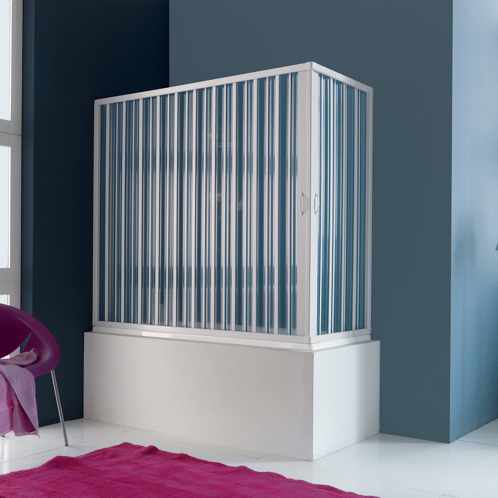 Siro - Box doccia per vasca ad angolo L.170X70 cm ad ante ripieghevoli in PVC bianco