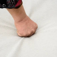 Divano da Giardino 2 Posti in Rattan PE con Cuscini, 132x70x74cm, Marrone