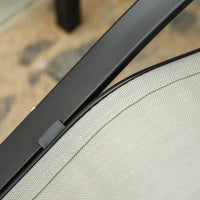 Set di 2 Lettini da Sole con Tavolino in Vetro Temperato, Design Contemporaneo, Metallo Epossidico Textilene, Grigio