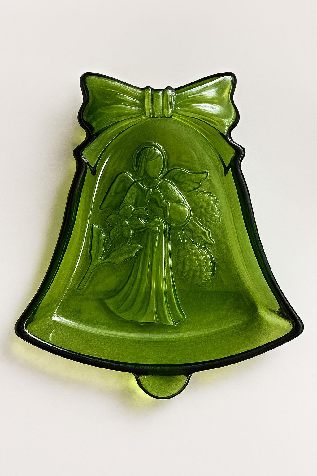 Piatto a forma di Campana verde 17X15X3