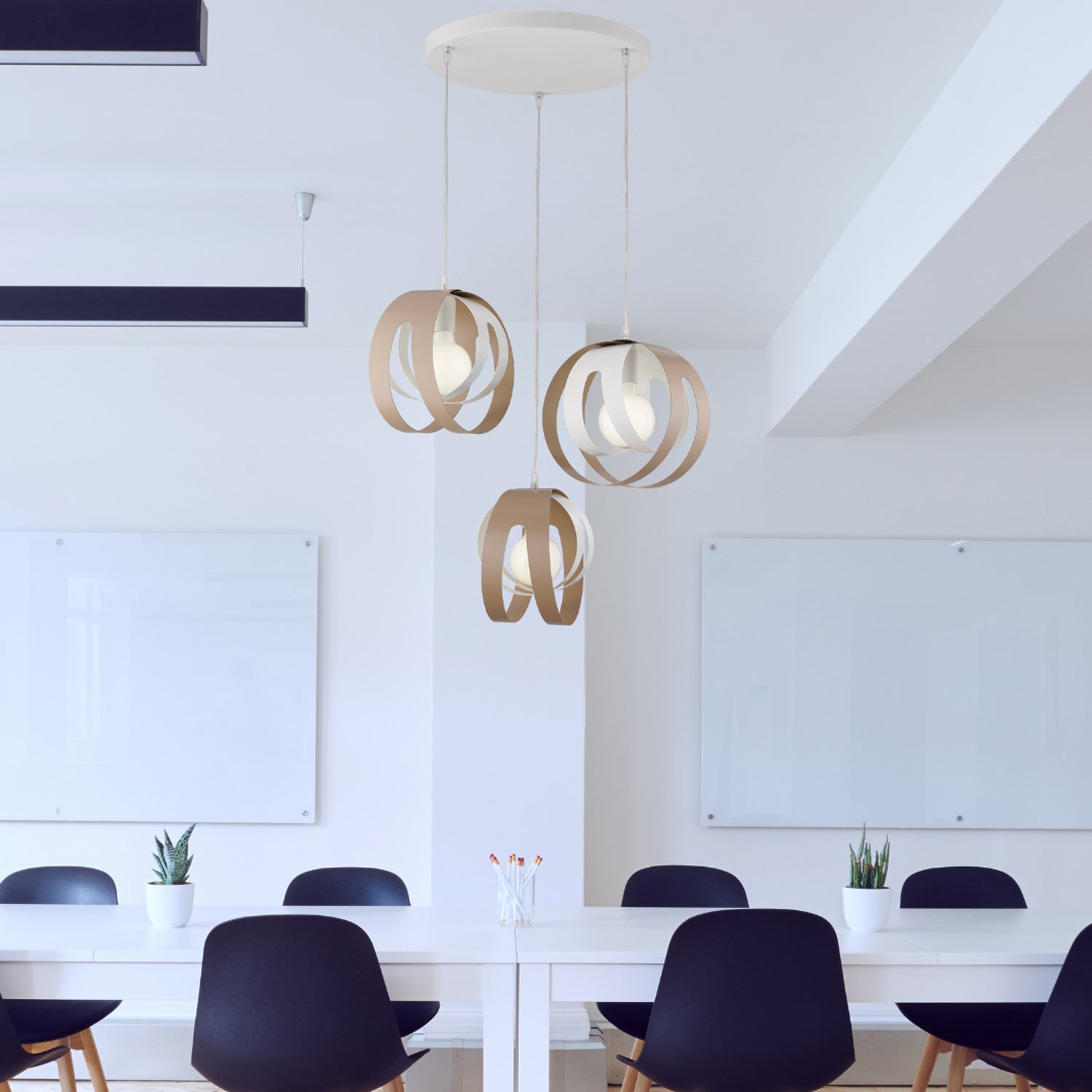 Sospensione 3 Luci Tobias Ferro Laccato Bianco E Tortora Taglio Laser