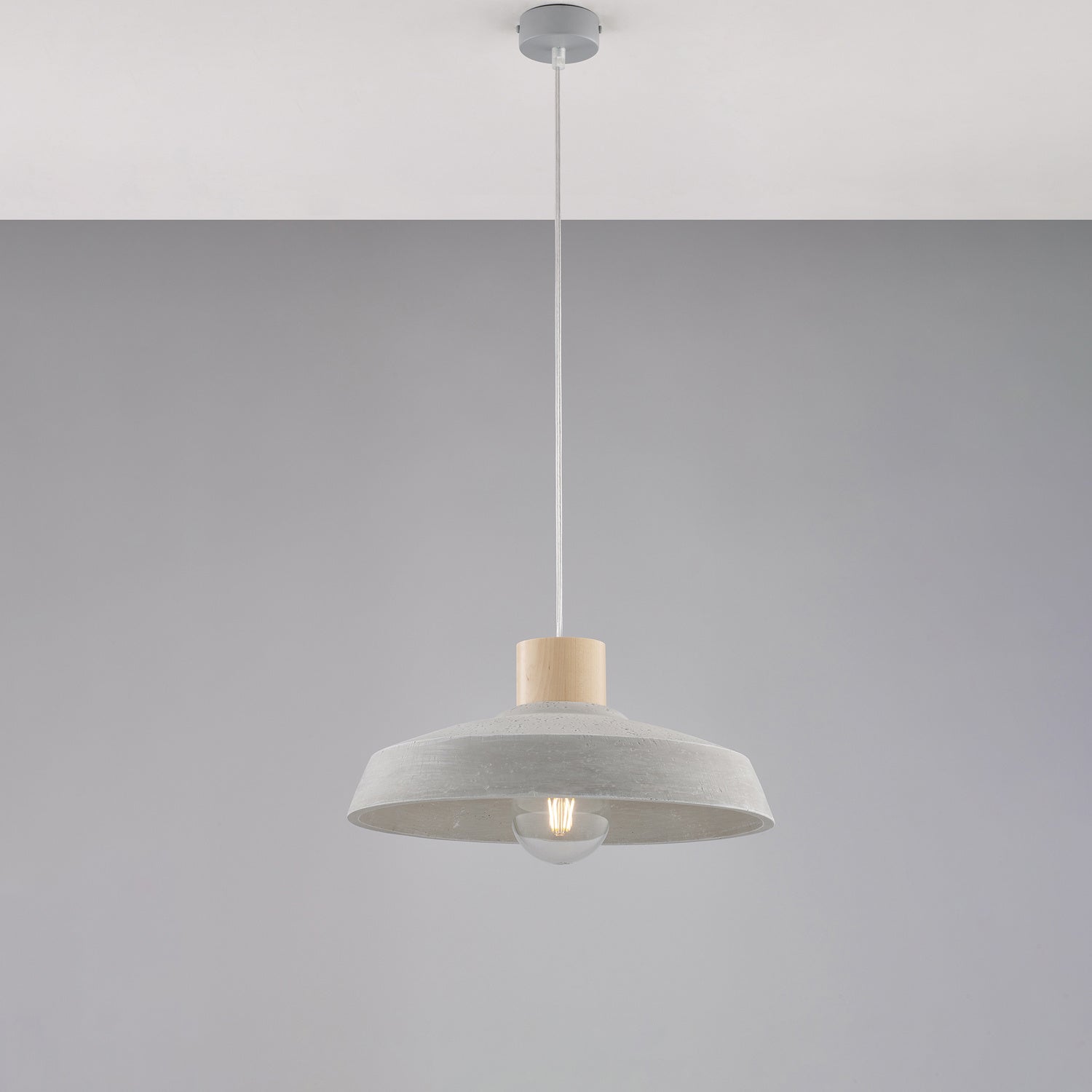 Sospensione 1 Luce Portland In Ferro E Diffusore Cemento Diam 40