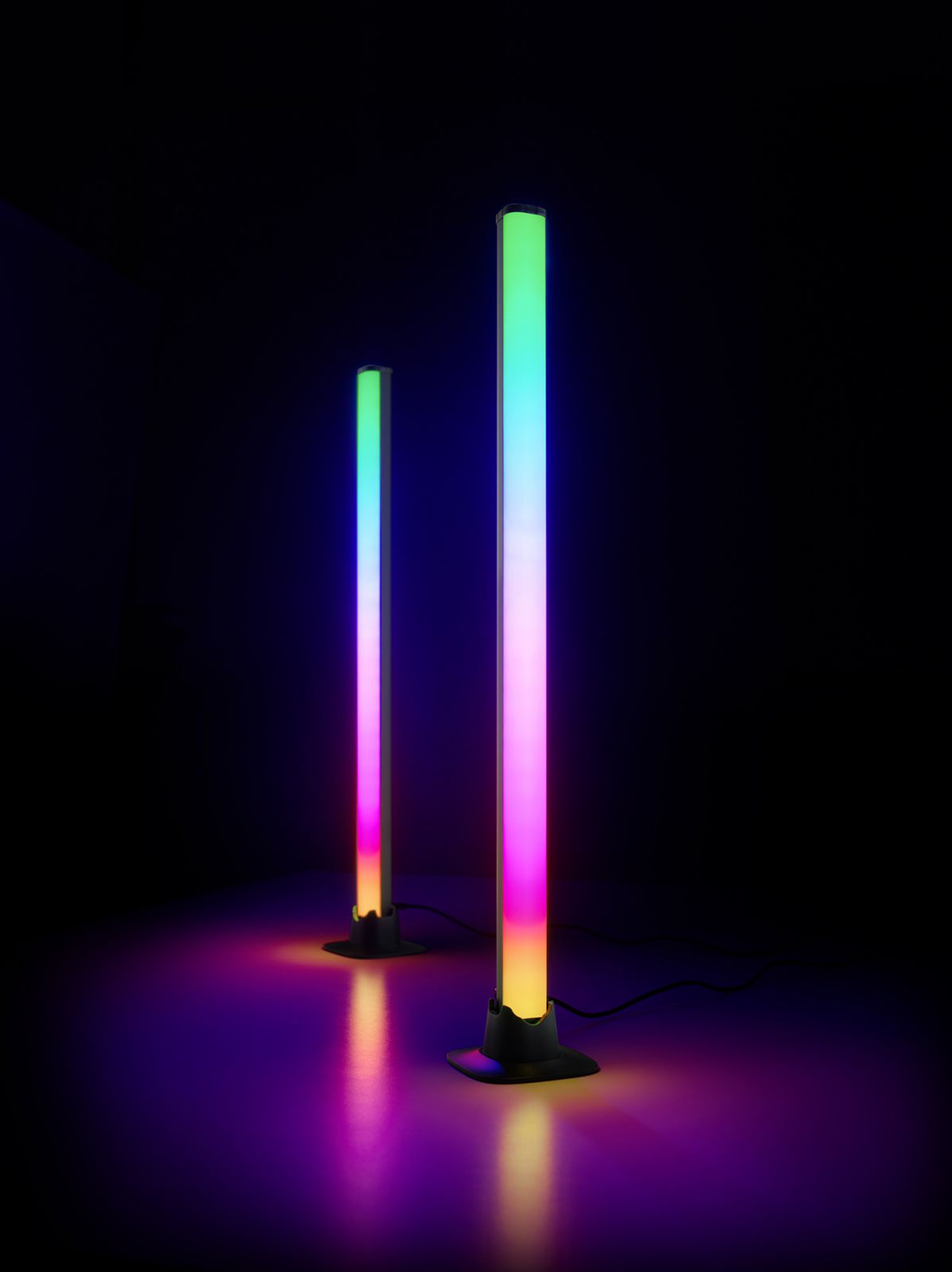 BOY SET 2 LAMPADE DA TAVOLO LED 10W  CON TELECOMANDO MULTIFUNZIONE LUCE BIANCA + RGB CON LUCE DINAMICA E CONTROLLO DEL SUONO RICARICABILI USB H. 55CM DIMMERABILE