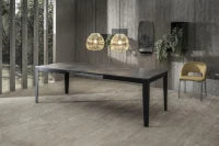 E-STYLO Tavolo allungabile con top in melaminico cemento grigio e base in metallo nero, 90cm X 156/ 316cm H. 76cm.