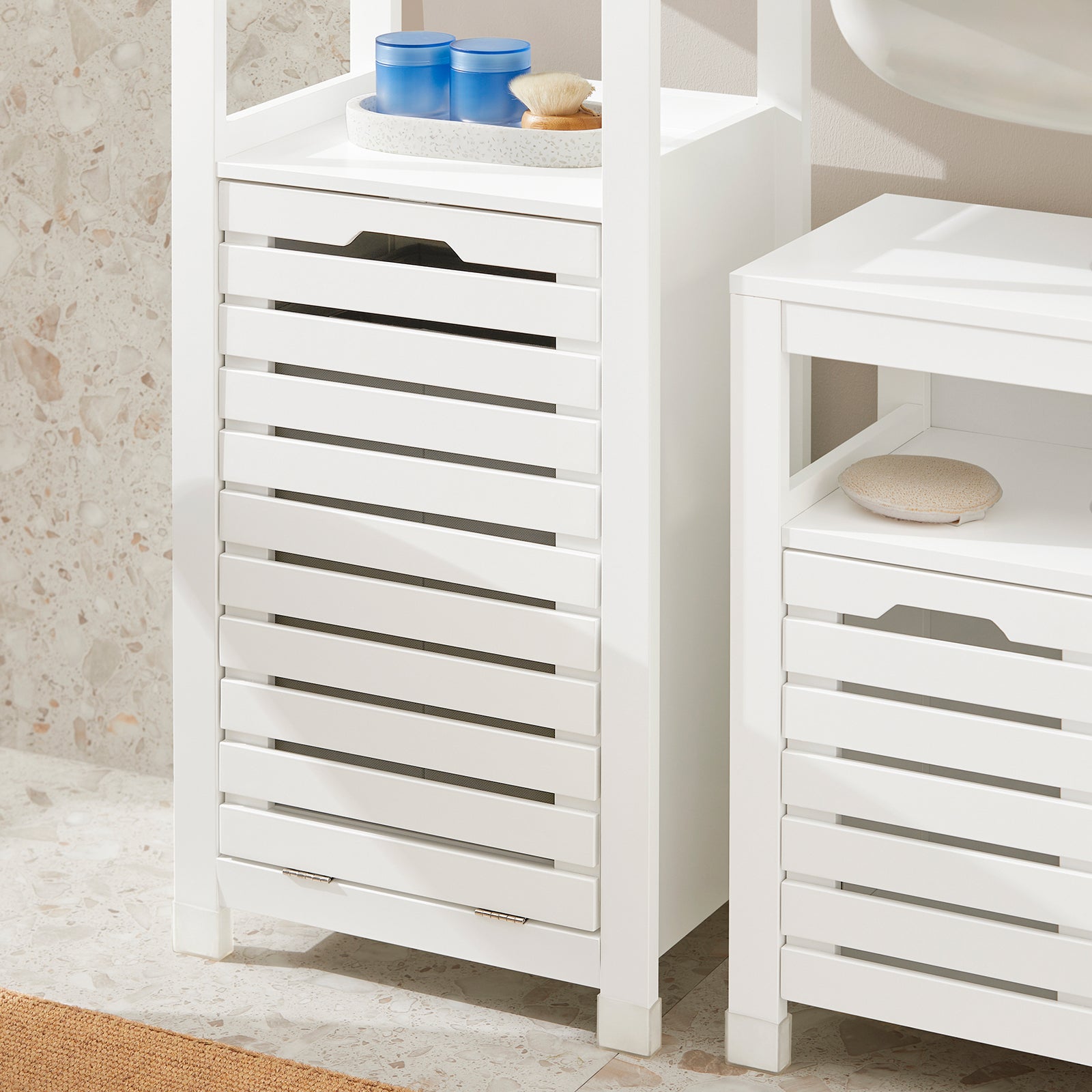 SoBuy Mobiletto portabiancheria per bagno Mobile porta biancheria con cesto Biancheria sporca Bianco 42x30x90cm BZR67-W