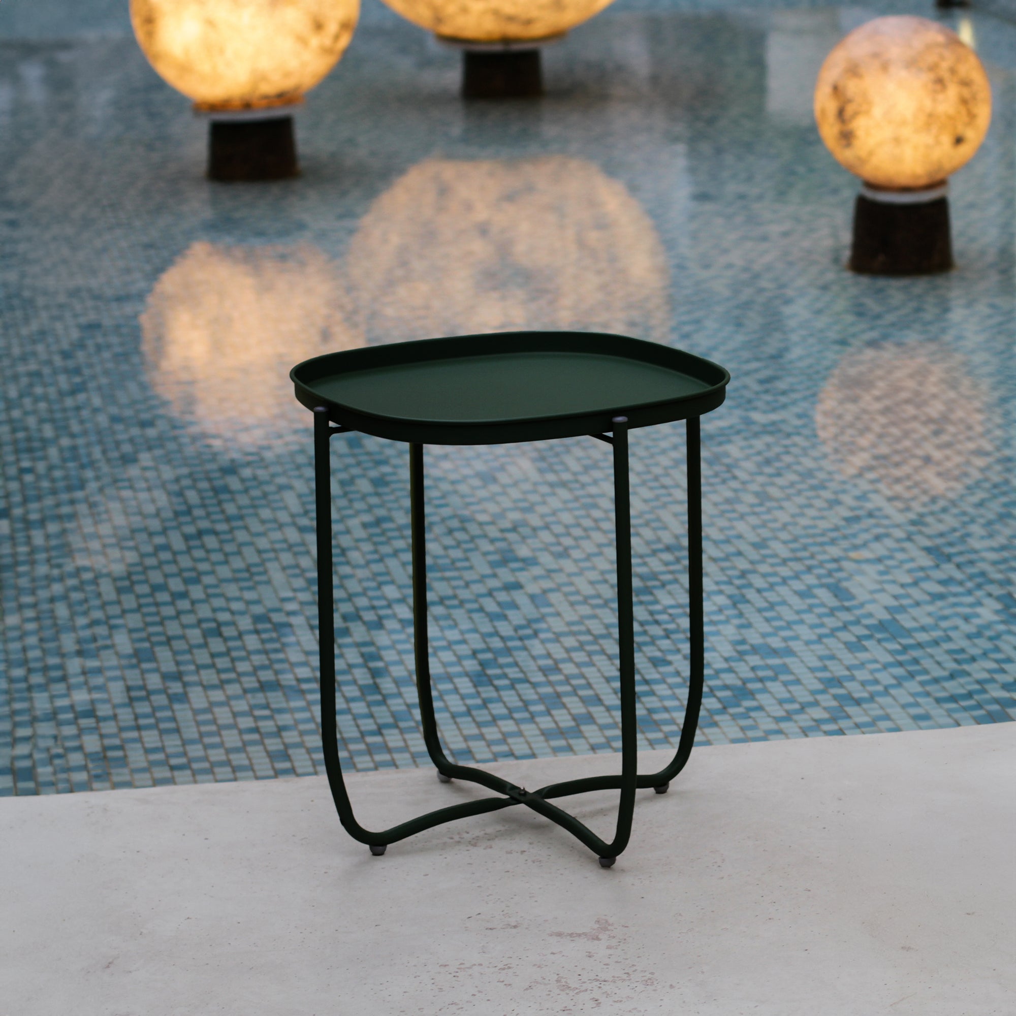 Tavolino Sandefjord con Vassoio Quadrato Rimovibile - Nero [en.casa]