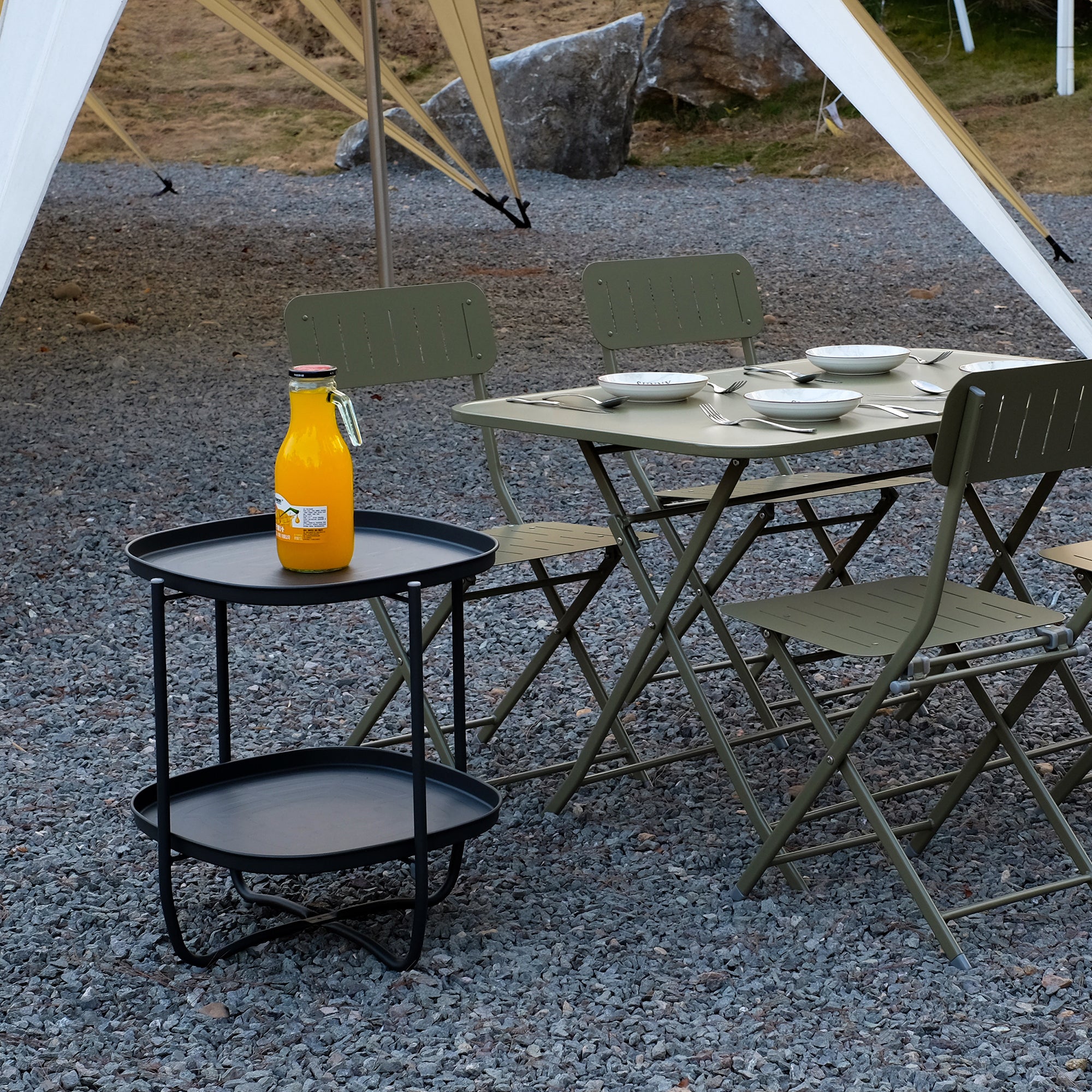 Tavolino Sandefjord con 2 Vassoi Quadrati Rimovibili - Nero [en.casa]