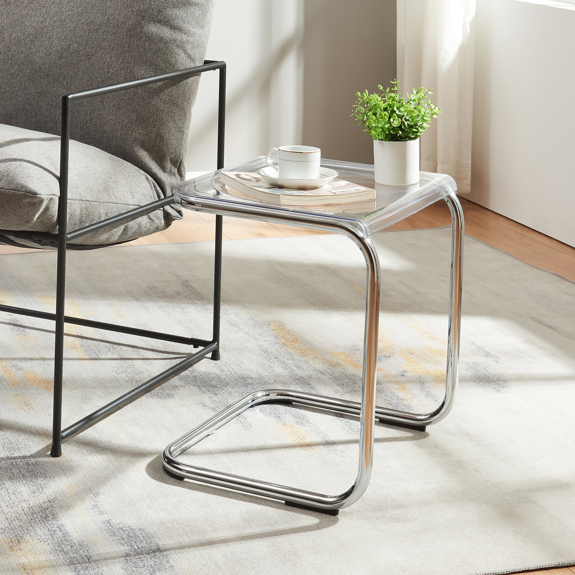 Tavolino da Divano Brosa a Forma di C 44x37x48 cm Cromato / Trasparente [en.casa]