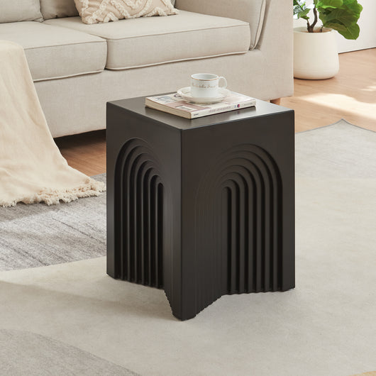 Tavolino Cubo Elverumn con Design Arcuato 45x35x35 cm Nero [en.casa]