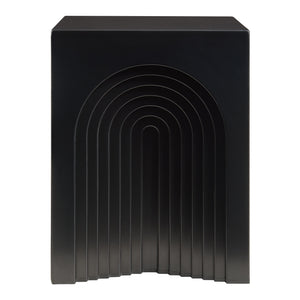 Tavolino Cubo Elverumn con Design Arcuato 45x35x35 cm Nero [en.casa]