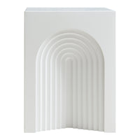 Tavolino Cubo Elverumn con Design Arcuato 45x35x35 cm Bianco [en.casa]