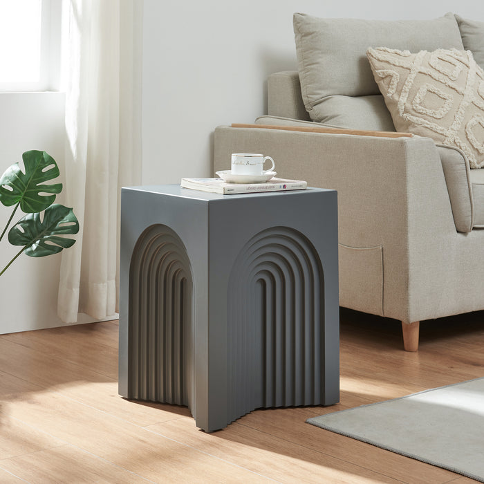 Tavolino Cubo Elverumn con Design Arcuato 45x35x35 cm Grigio [en.casa]