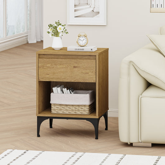 Tavolino Laterale Kistiandi Comodino con Cassetto 62 x 46 x 40 cm - Effetto Rovere Scuro [en.casa]