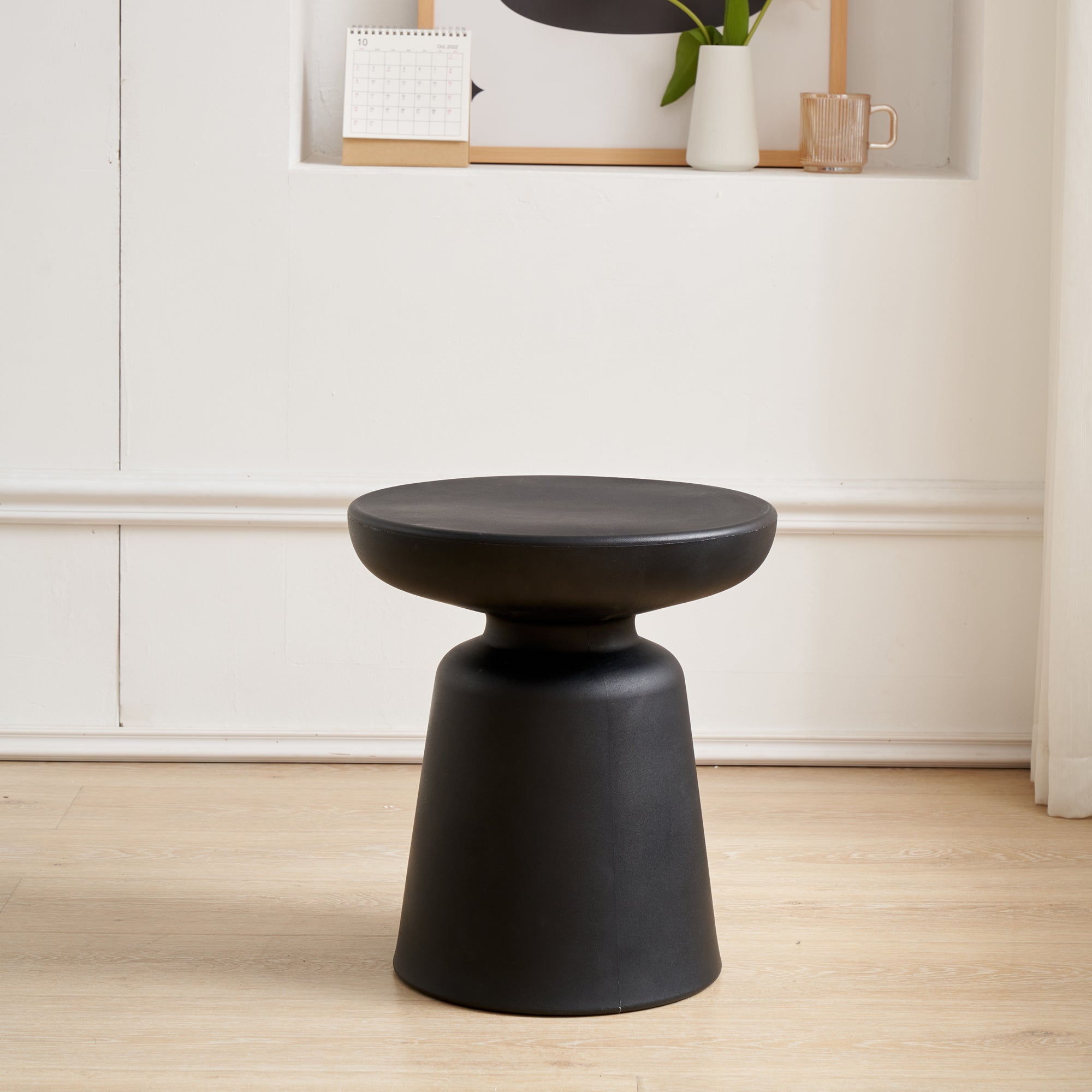 Tavolino da Caffè Posio Piano Rotondo e Base a Campanello 44 x Ø40 cm Nero [en.casa]