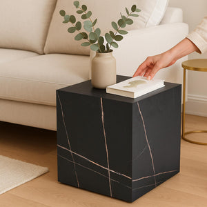 Tavolino Ellelu a Forma di Cubo 45 x 40 x 40 cm - Effetto Marmo Nero [en.casa]