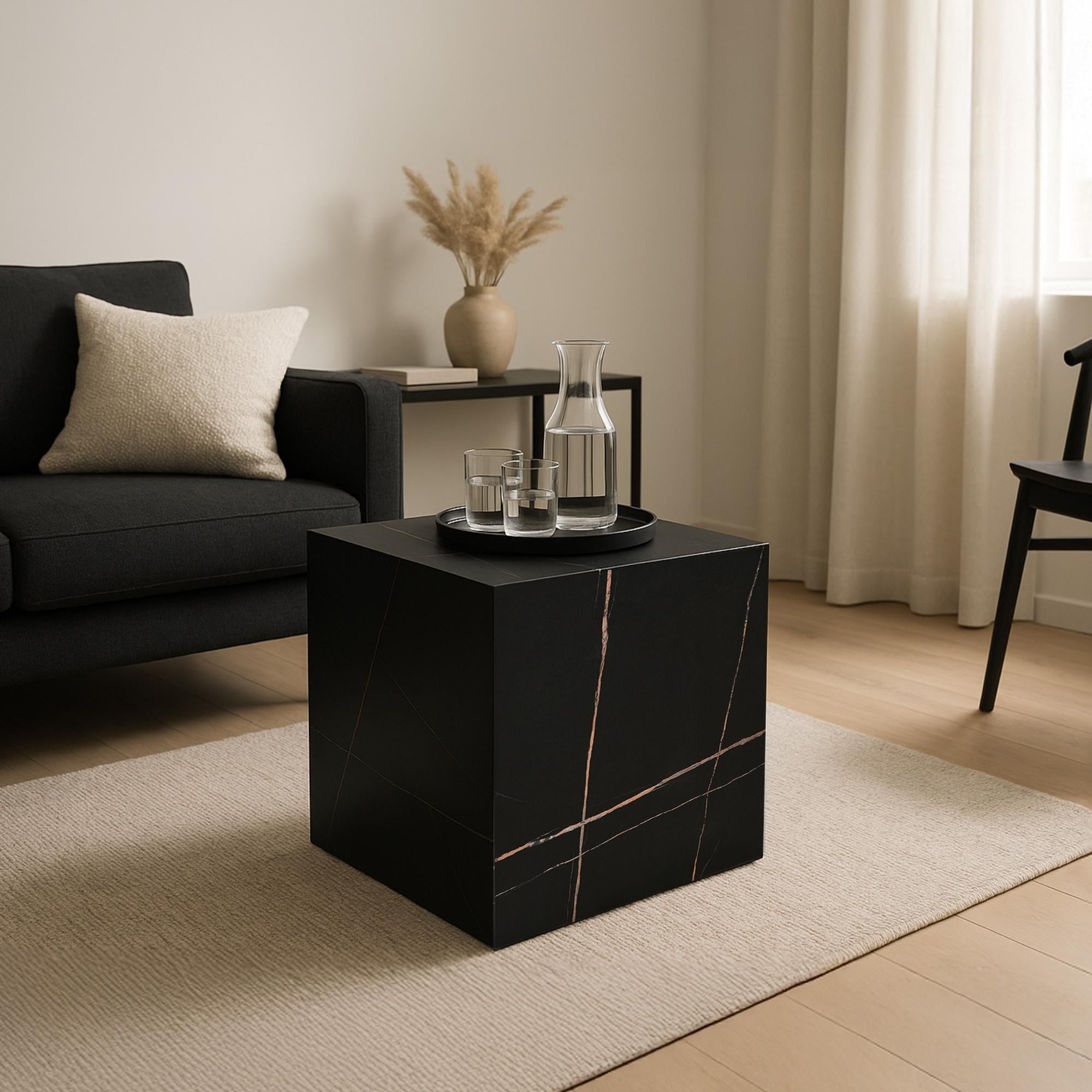 Tavolino Ellelu a Forma di Cubo 45 x 40 x 40 cm - Effetto Marmo Nero [en.casa]