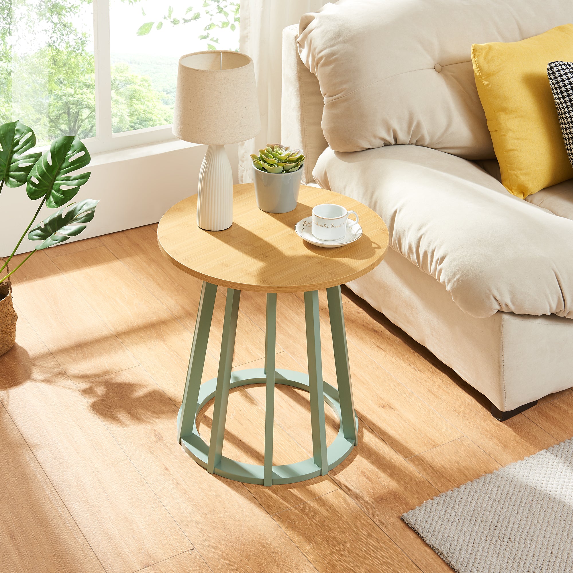 Tavolino da Divano Lensuu con Piano Rotondo in Effetto Rovere e Base Verde Pastello 48 x Ø48 cm [en.casa]