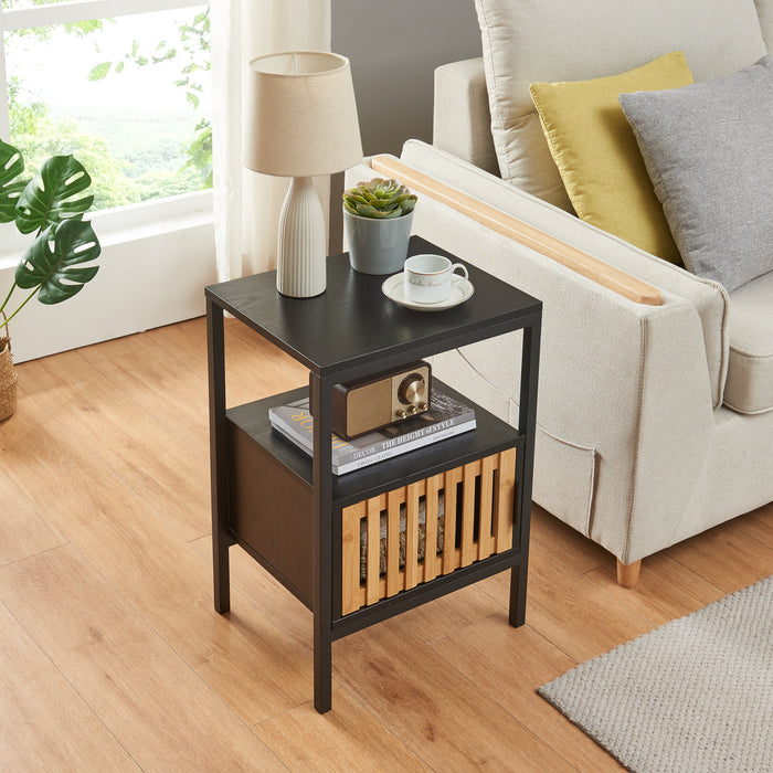 Comodino Tavolino Luniehti con Anta in Bambù 58 x 40 x 33 cm - Nero/Naturale [en.casa]