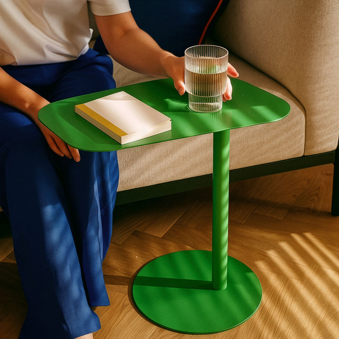 Tavolino Laterale da Divano Nastätten Metallo Piano Trapezoidale - Verde Mela Opaco [en.casa]