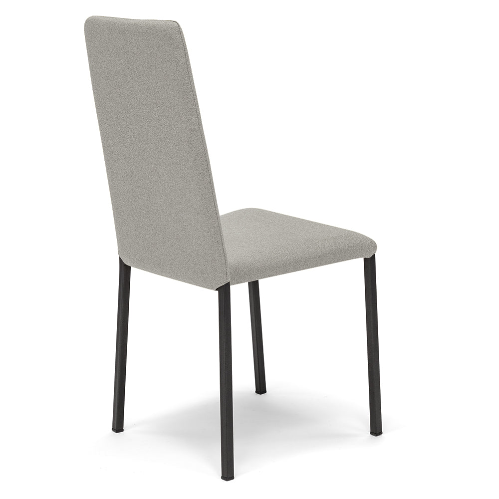 Set 4 sedie imbottita modello BETTY STYLE per interni, design moderno, gambe quadre in metallo, schienale e seduta rivestiti con tessuto morbido al tatto Pietra