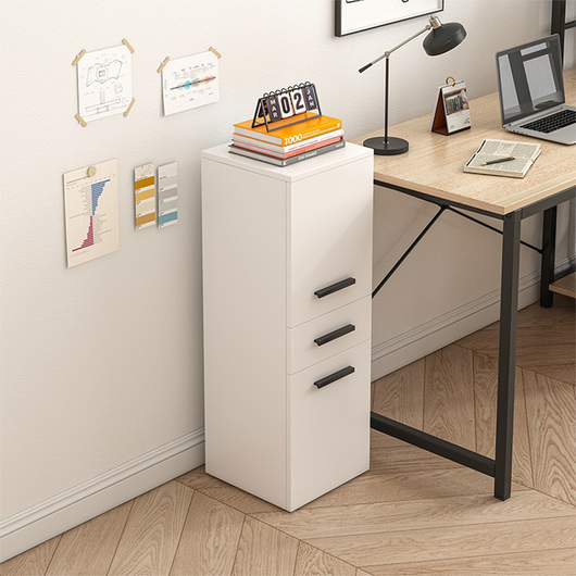 Libreria da 30x85x30 cm, in finitura bianca, ideale per ogni ambiente.